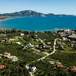 Maria Villa *